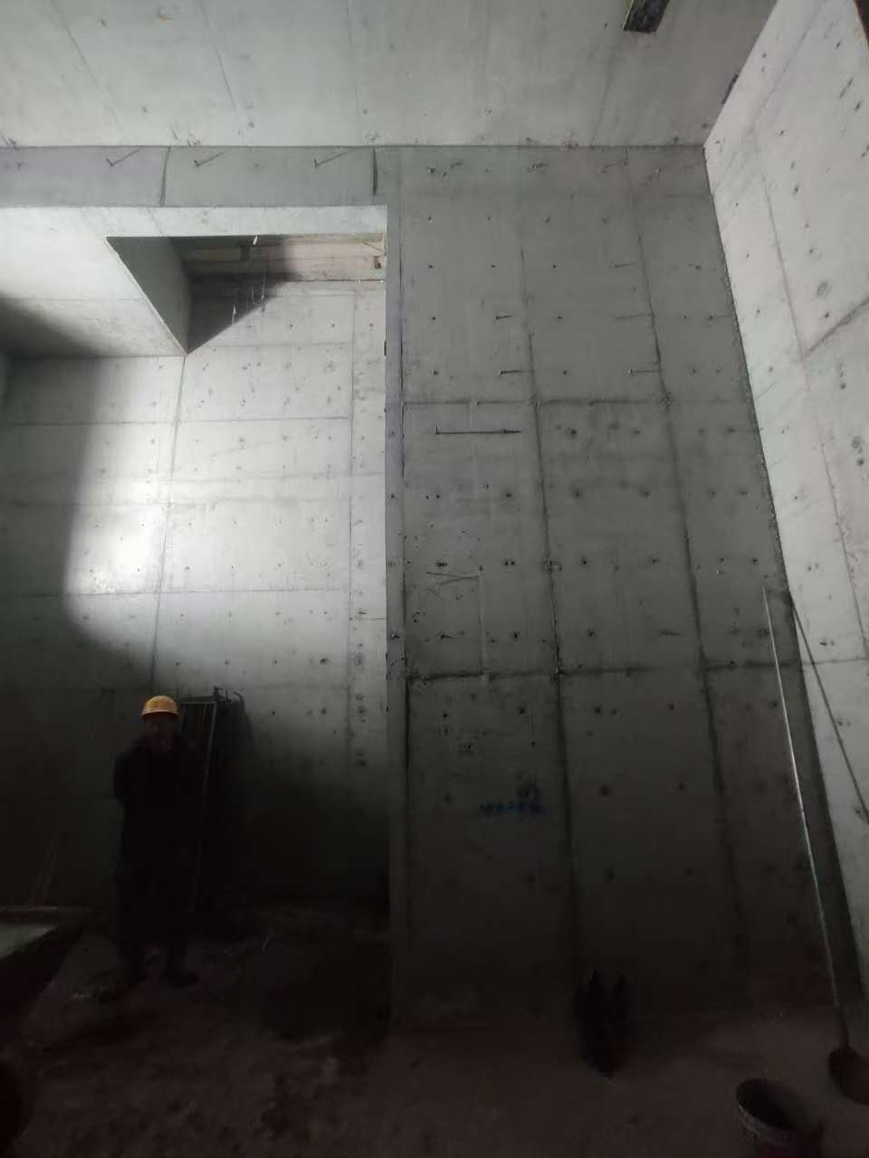 阆中墙上开槽钢筋断了有影响吗